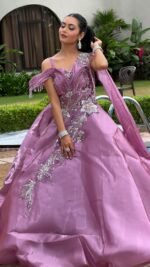 Heavy fancy gown - Image 4